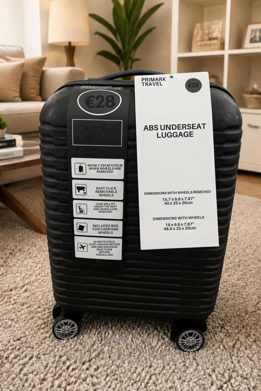 Primark Travel ABS Underseat Luggage zwart, €28, afmetingen 40x25x20cm — oudere maat